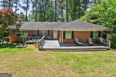 Welcome home to 201 Lakeside Dr. A 3 bed/ 2 bath brick ranch - photo 22