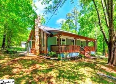 Discover the charm of this inviting ranch home in Foxwood Hills - photo 3