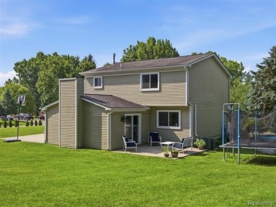 Welcome to this 3 bedroom colonial in beautiful Highland Hills - photo 39