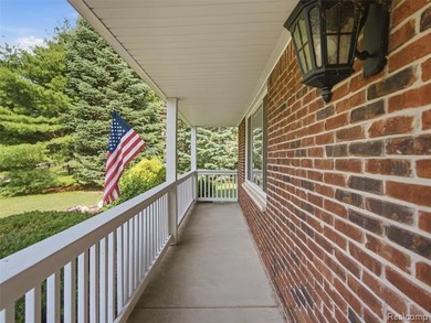 Welcome to this 3 bedroom colonial in beautiful Highland Hills - photo 41