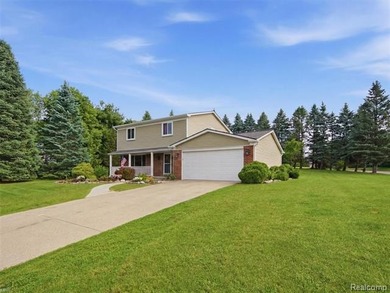 Welcome to this 3 bedroom colonial in beautiful Highland Hills - photo 43