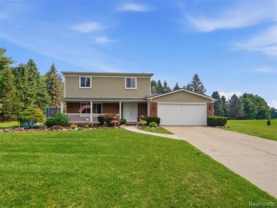 Welcome to this 3 bedroom colonial in beautiful Highland Hills - photo 44