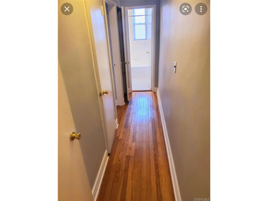 Bright and spacious 1 bedroom co-op in sought after Woodlawn - photo 3