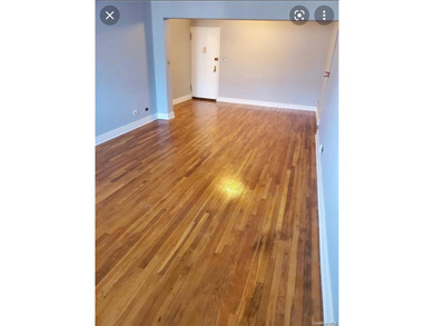 Bright and spacious 1 bedroom co-op in sought after Woodlawn - photo 4