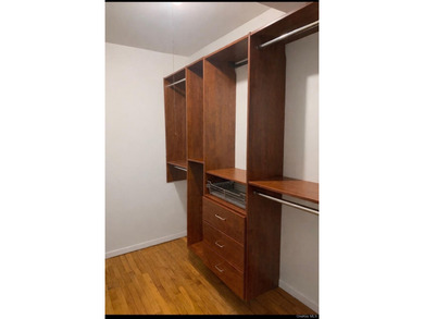 Bright and spacious 1 bedroom co-op in sought after Woodlawn - photo 6
