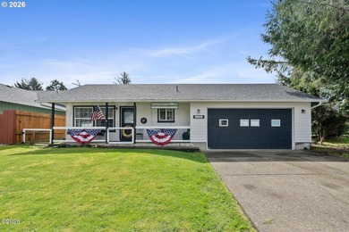 Located in the heart of Rockaway Beach! Nice single-level home - photo 2