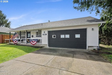 Located in the heart of Rockaway Beach! Nice single-level home - photo 3