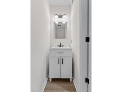 Welcome to 6 Brighton Circle, a beautifully renovated end-unit - photo 25