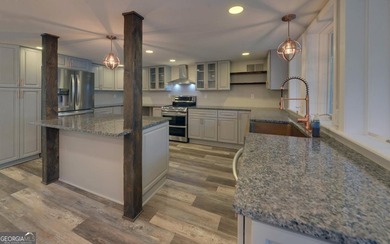 You want Deep water? Quiet Neighborhood! This home features a - photo 8