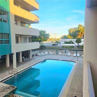 Huge price reduction! Live in downtown paradise & watch the - photo 43