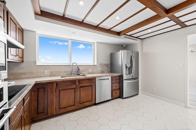 Priced to sell fast - light airy 1,770 sf apartment with - photo 11