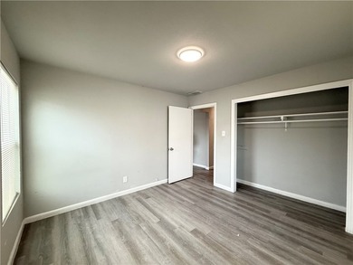 Move-in ready and offering flexible financing options! This - photo 12