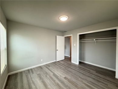 Move-in ready and offering flexible financing options! This - photo 13
