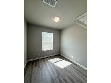 Move-in ready and offering flexible financing options! This - photo 21