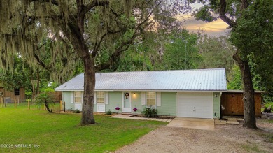 St. Johns River Home For Sale in Palatka Florida