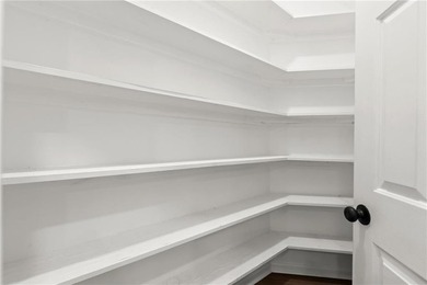 Freshly updated and move in ready, this stunning 4 bedroom home - photo 15