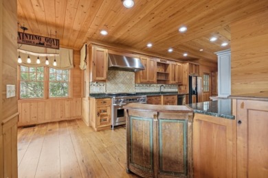 Private Retreat on Hartwell with Minimal Corp Property - photo 9