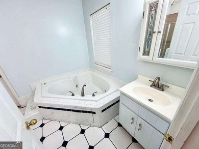This charming 3-bedroom, 2-bath home on the south end of Lake - photo 25