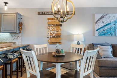 BRING AN OFFER! END UNIT! Come see this in person!! Discover - photo 6
