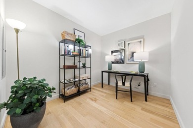 Perched on a high floor, this exceptional penthouse offers - photo 9
