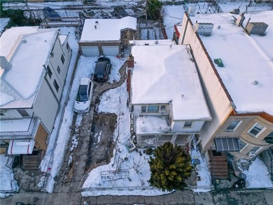 Rarely find for builder or own use, detached 2-family property - photo 3