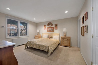 MOTIVATED SELLER! Spacious Junior 4 Coop Garden Apt in - photo 12