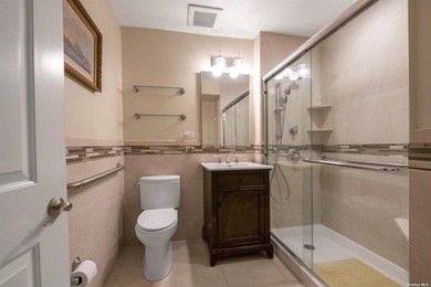 MOTIVATED SELLER! Spacious Junior 4 Coop Garden Apt in - photo 13