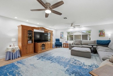 Beautifully upgraded villa in the sought-after CYPRESS ESTATES - photo 15