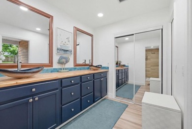 Beautifully upgraded villa in the sought-after CYPRESS ESTATES - photo 18