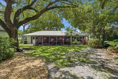 Beautifully upgraded villa in the sought-after CYPRESS ESTATES - photo 32