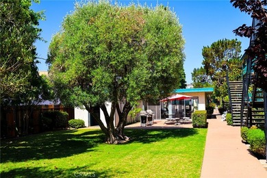 Welcome home to this rare and beautifully remodeled 2-bedroom - photo 33