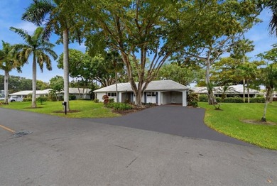 Beautifully upgraded villa in the sought-after CYPRESS ESTATES - photo 34