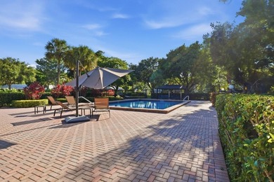 Beautifully upgraded villa in the sought-after CYPRESS ESTATES - photo 37