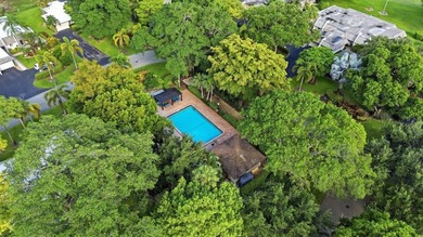 Beautifully upgraded villa in the sought-after CYPRESS ESTATES - photo 39