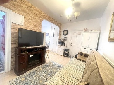 A LARGE 4-FAMILY SEMI-DETACHED HOME IN PRIME BRIGHTON BEACH! - photo 4