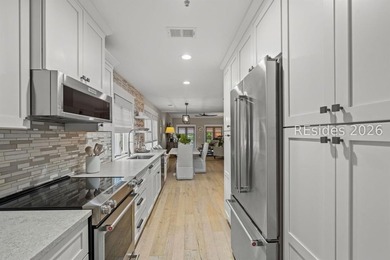 Rare opportunity to own a beautifully high-end renovated corner - photo 11