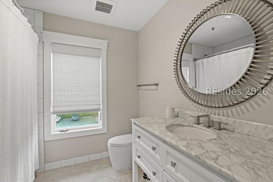 Rare opportunity to own a beautifully high-end renovated corner - photo 26