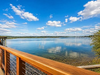 Rare opportunity to own a beautifully high-end renovated corner - photo 35