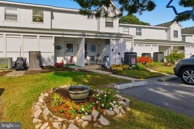 (private lake, pond, coastal) Townhome/Townhouse For Sale in Selbyville Delaware