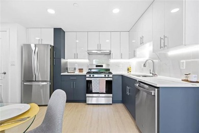 Stylish 2-bedroom, 2-bath condominium in the heart of Downtown - photo 3