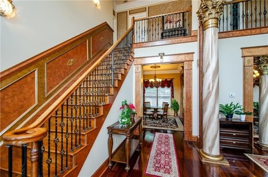Welcome to this stunning four bedroom, three-and-a-half bath - photo 8