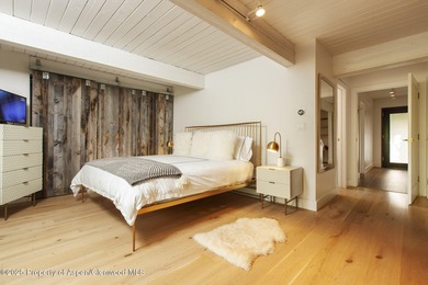 Welcome to this beautiful four-bedroom, three-bathroom condo - photo 12