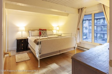 Welcome to this beautiful four-bedroom, three-bathroom condo - photo 15