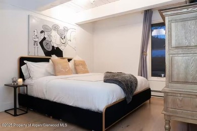 Welcome to this beautiful four-bedroom, three-bathroom condo - photo 20