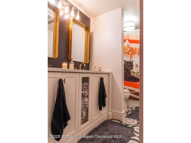 Welcome to this beautiful four-bedroom, three-bathroom condo - photo 23