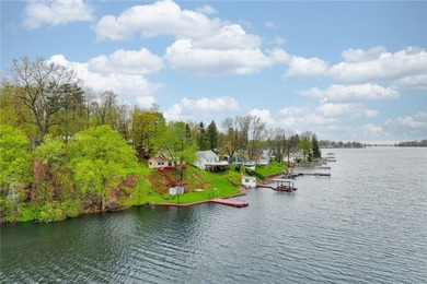 Tucked into the hillside, this awesome lakefront home offers so - photo 5