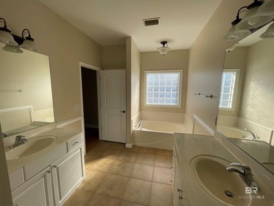 Newly painted beautiful home conveniently located on corner lot - photo 7