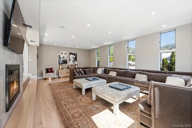 A circular driveway leads to this spectacular fully renovated - photo 10