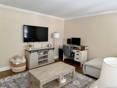 Beautiful County Club Gardens Lower Level Unit Awaits You! This - photo 4