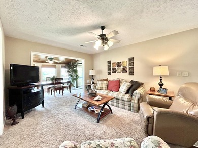Beautiful upper level condo located in a gated Lake Cumberland - photo 16